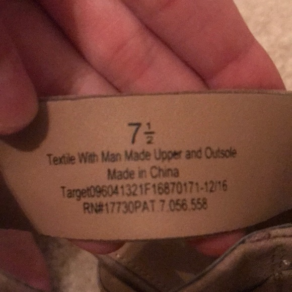 Cute tie heels - Picture 5 of 7